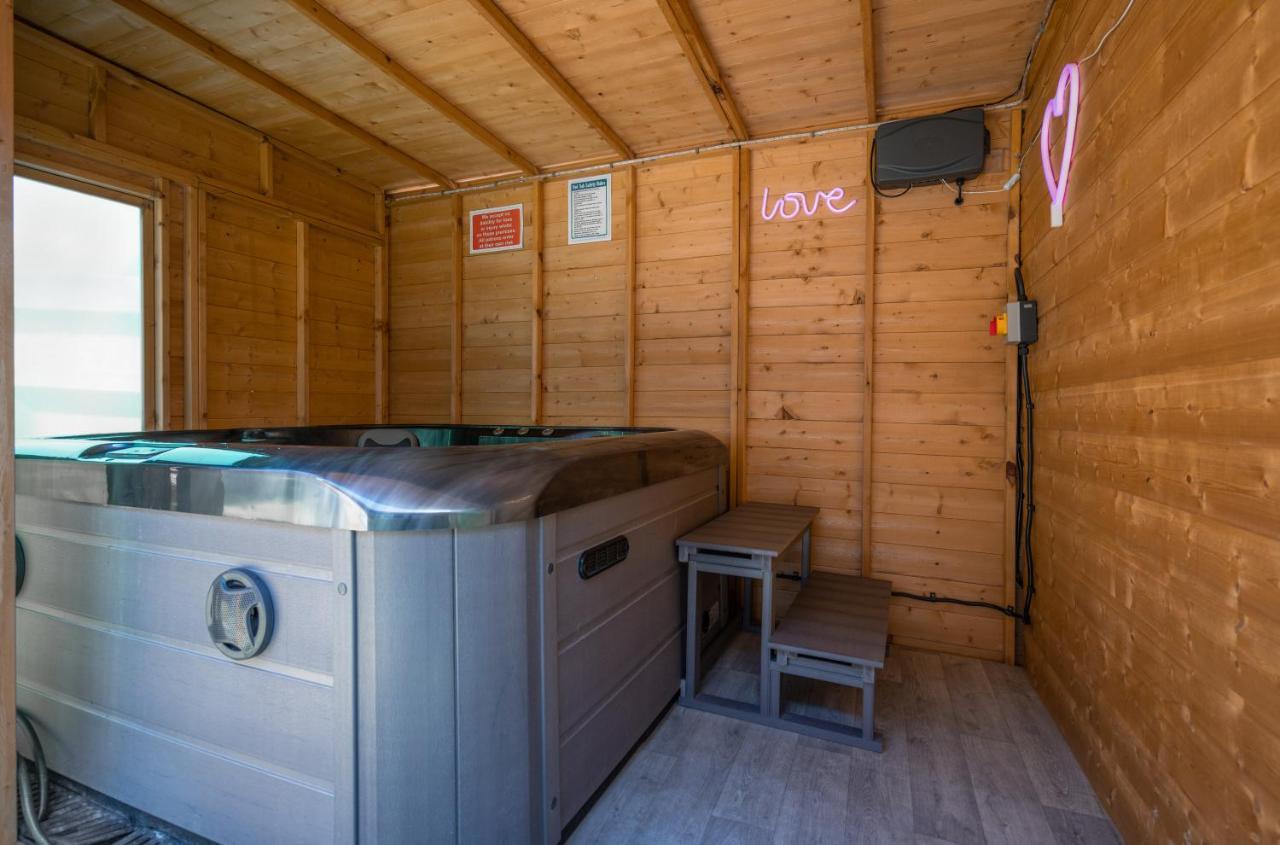 Apartament Perfect Couple Retreat To Unwind&Relax With Hottub Peacehaven Zewnętrze zdjęcie