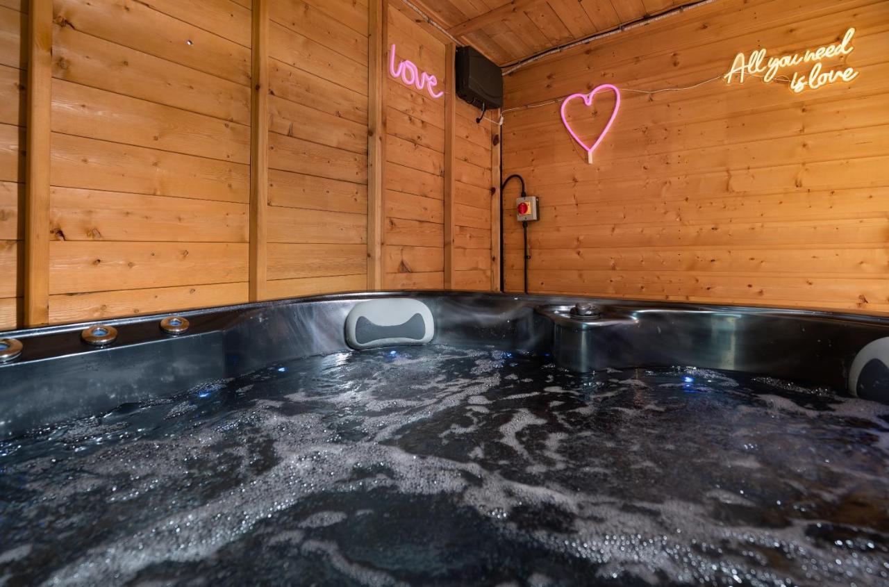 Apartament Perfect Couple Retreat To Unwind&Relax With Hottub Peacehaven Zewnętrze zdjęcie