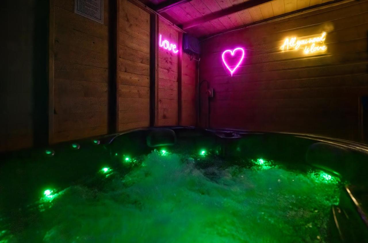 Apartament Perfect Couple Retreat To Unwind&Relax With Hottub Peacehaven Zewnętrze zdjęcie